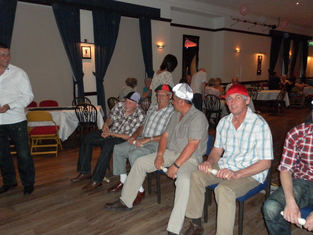 race night jockeys in the silk caps